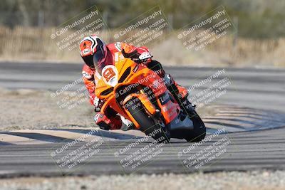 media/Dec-01-2025-Moto Forza (Mon) [[2daa91e15f]]/1-Advanced Group/Session 3 (Turn 3)/